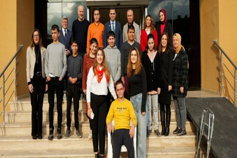 ÖZEL ÖĞRENCİLER KİTAPLARLA BULUŞTU