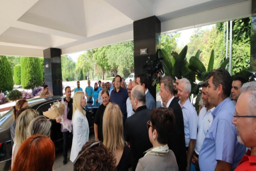 REKTÖRLÜĞÜNÜN İKİNCİ DÖNEMİNE ALKIŞLARLA BAŞLADI