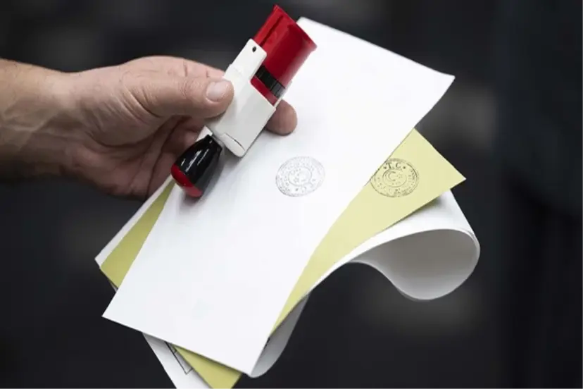 SEÇMENLERDEN YÜZDE 50,59'U KADIN