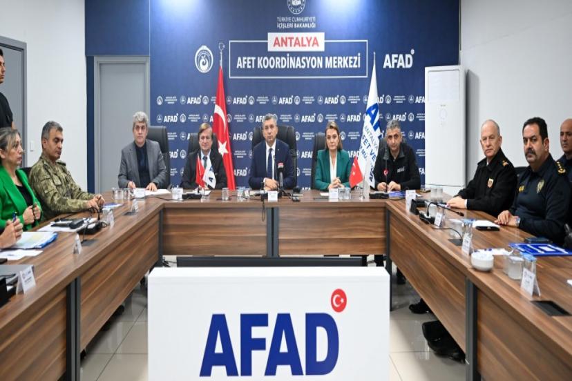 ANTALYA'NIN 6 İLÇESİNDE EĞİTİME 1 GÜN ARA VERİLDİ