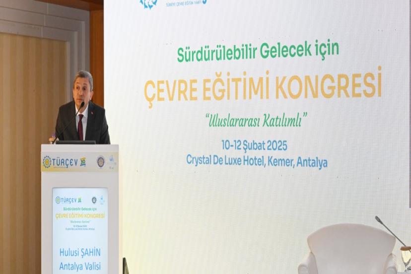 'SÜRDÜRÜLEBİLİR GELECEK İÇİN ÇEVRE EĞİTİMİ' KONGRESİ YAPILDI