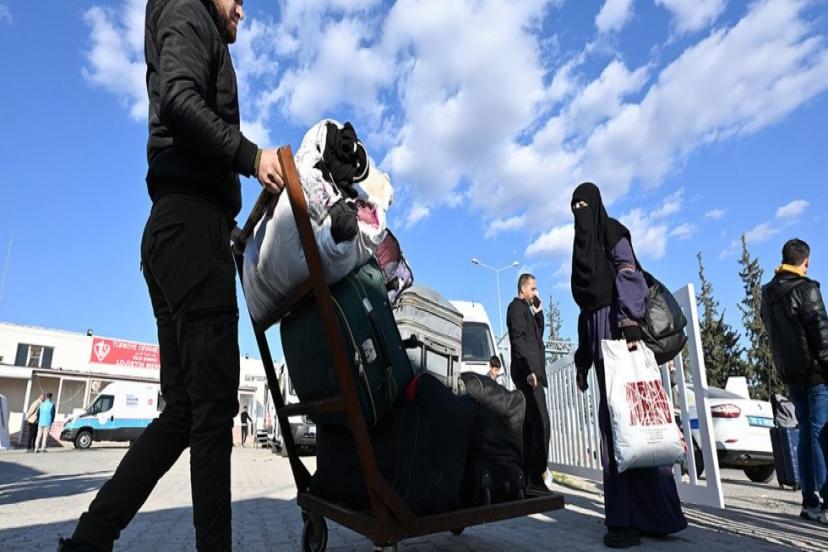 SURİYELİLERLERİN ÜLKELERİNE DÖNÜŞÜ SÜRÜYOR