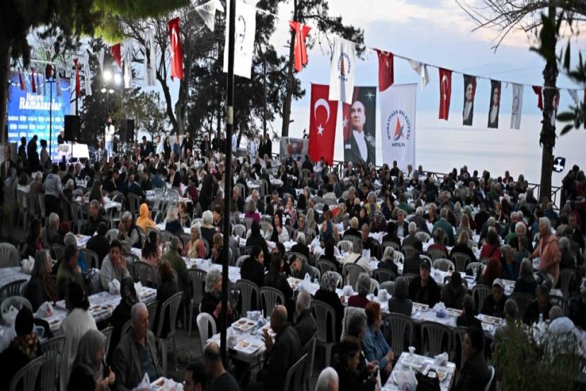 TARİH BİLMEDEN GELECEK KURULMAZ