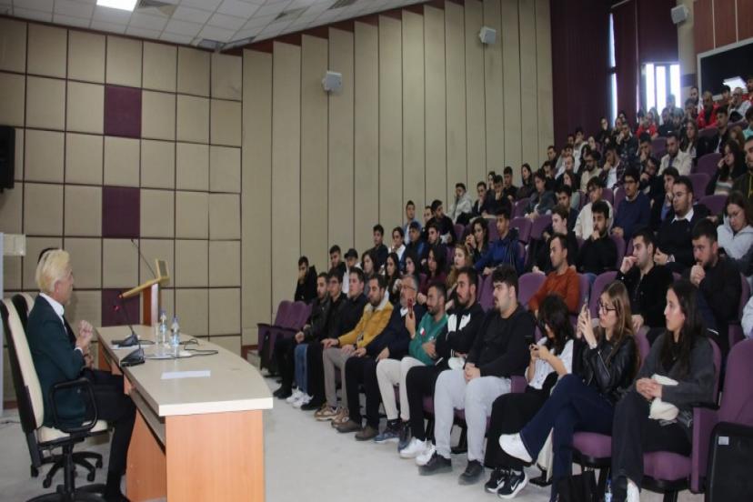 TURİZMCİ CÖMERTOĞLU ÖĞRENCİLERLE BİR ARAYA GELDİ