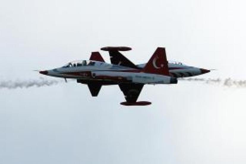 TÜRK YILDIZLARI'NDAN TEKNOFEST'E ÖZEL GÖSTERİ