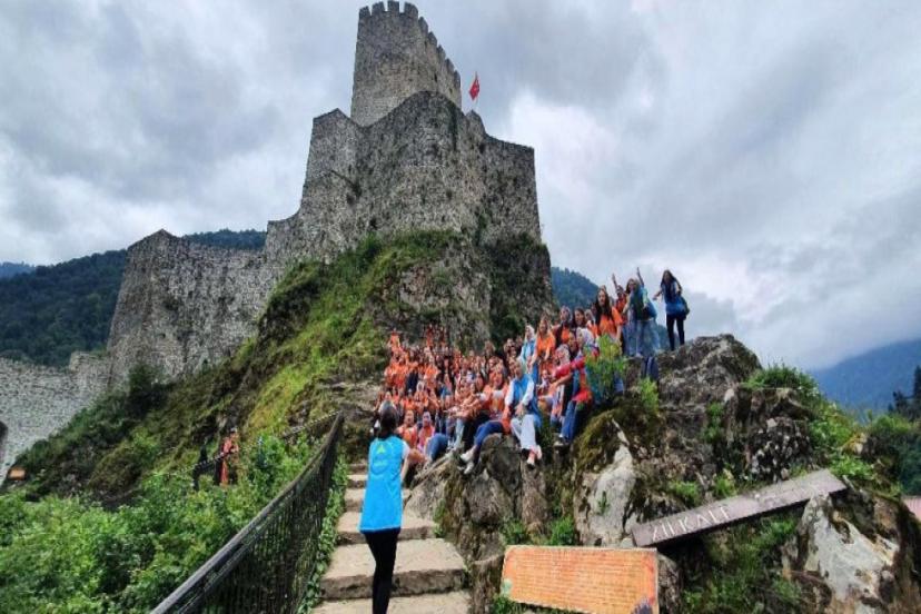 TÜRKİYE "GENÇLİK KAMPI MODELİ" AZERBAYCAN'DA UYGULANACAK