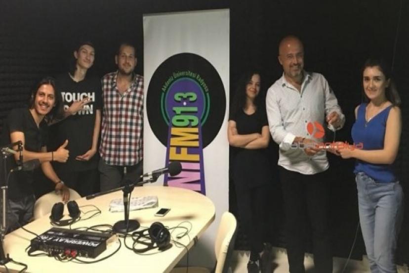 ÜNİVERİSTE RADYOSUNA ÖDÜL