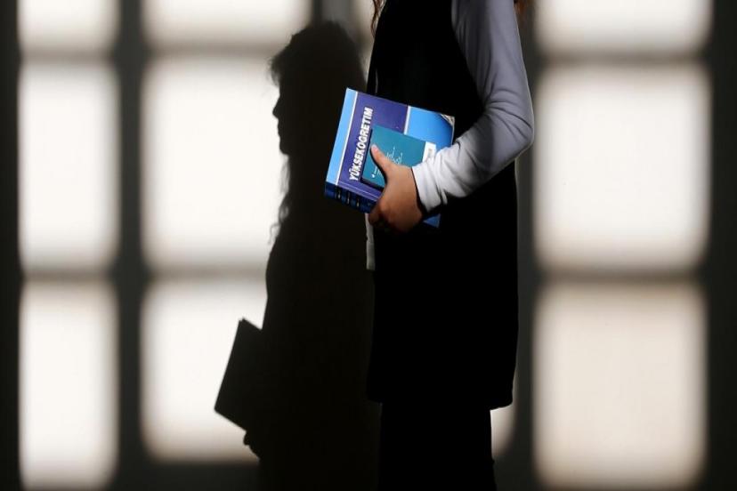 ÜNİVERSİTE 3 YILDA BİTİRİLEBİLECEK 