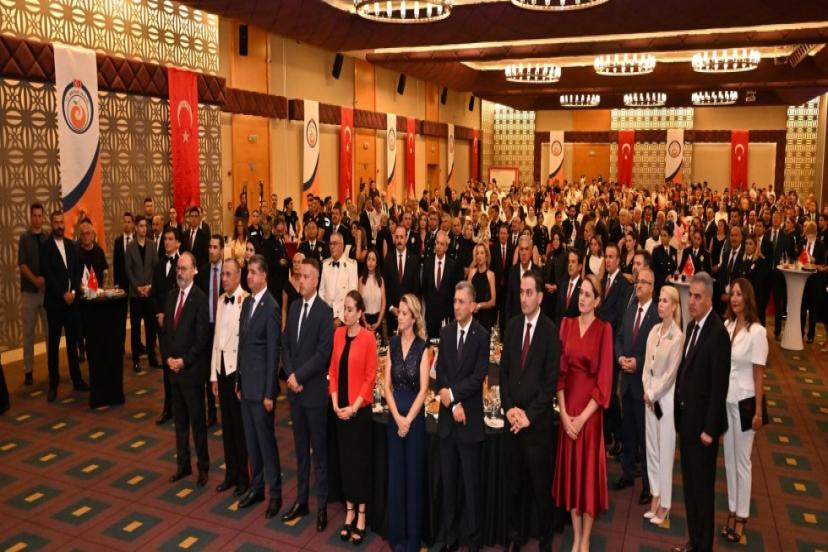 VALİ ŞAHİN: GELECEK BİZİMDİR...