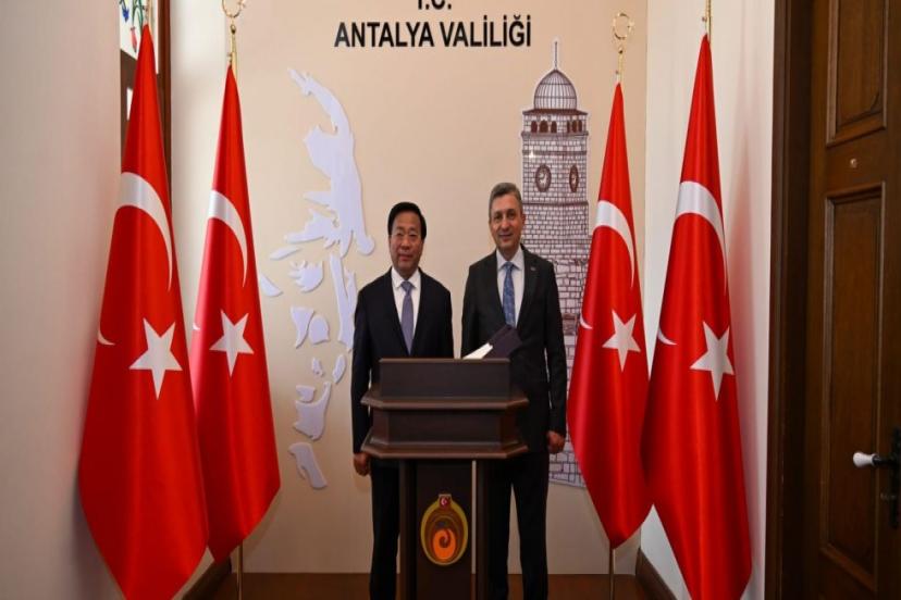 VALİ ŞAHİNİN İSKANDİNAV KONUKLARI