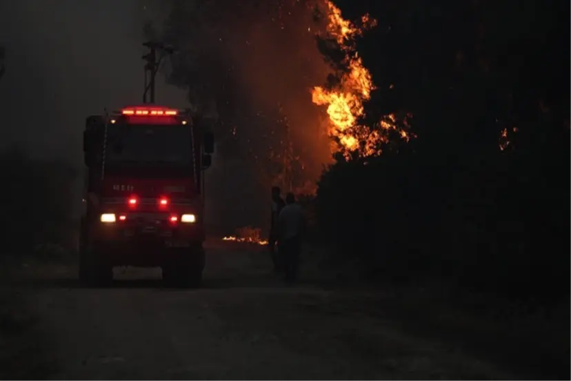 YANGIN HAVALİMANINA YAKLAŞIYOR