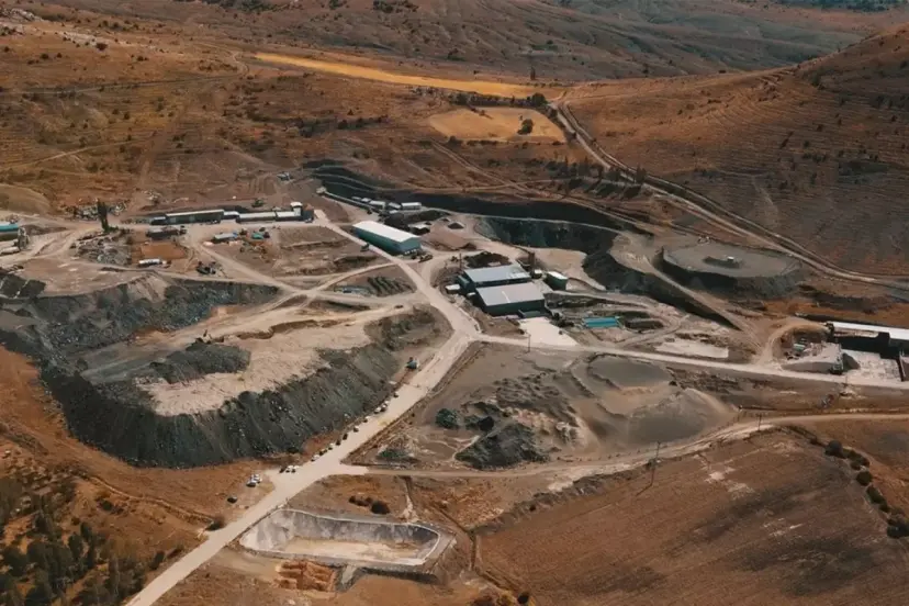 YARALANAN İŞÇİLER HASTANEYE KALDIRILDI