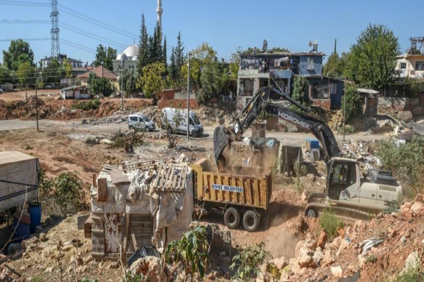 YENİ YOLLAR PLANLI ŞEHİRLEŞMEYİ GETİRİYOR