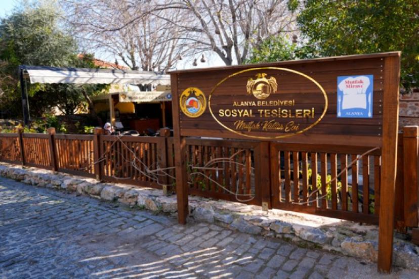 YENİLENEN ALANYA KÜLTÜR EVİ HİZMETE BAŞLADI