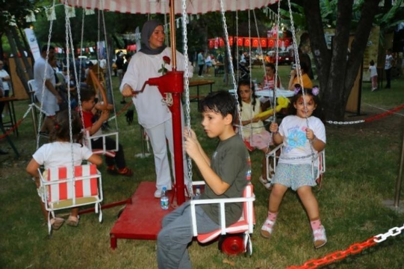 YEŞİLÇAM FESTİVALİNDE NOSTALJİ RÜZGARI