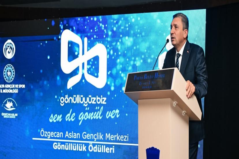 "YILIN GÖNÜLLÜLERİ ÖDÜLLERİ"  VERİLDİ